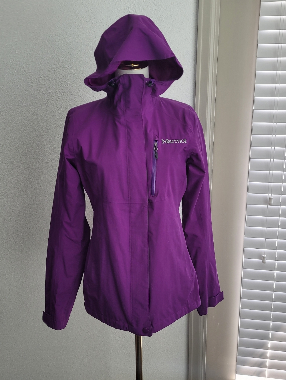 Marmot Women's Rincon Hooded Waterproof Jacket in Purple Size XS Hiking Outdoor